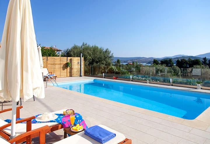 Family Friendly Villa Manos With Private Pool And Bbq - Lefkada