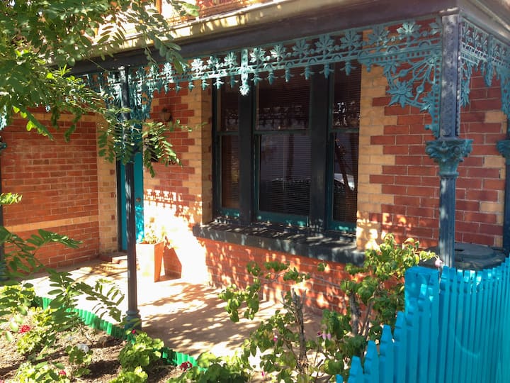 Historic Cosy Home-the Yuilles: Ballarat B&b - Ballarat