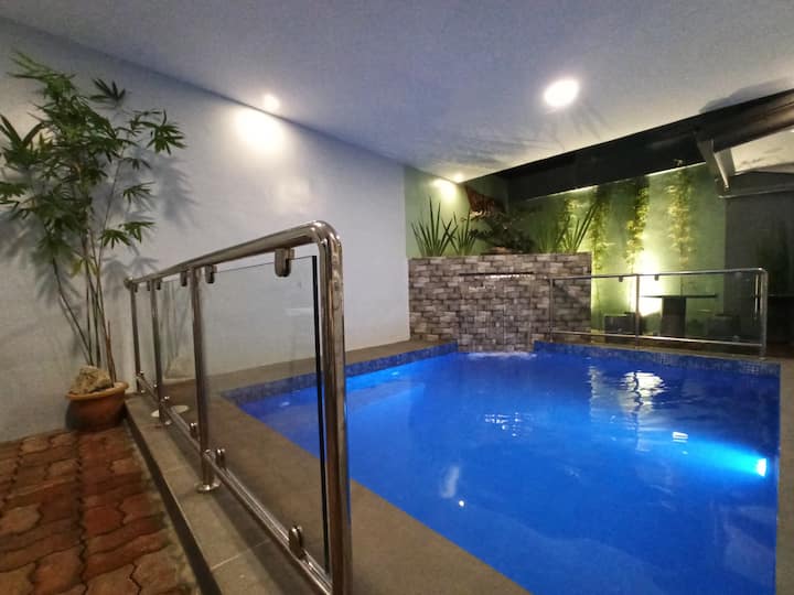 Villa Cristina " Heated Pool" Of Metro Tagaytay - Alfonso