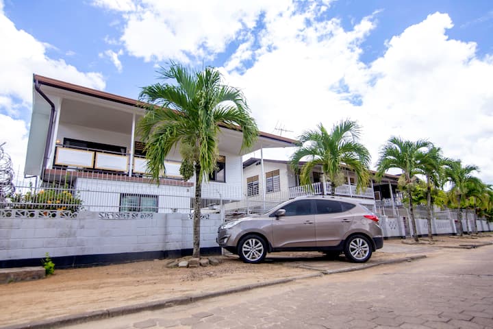 Netty's Home Away From Home - 3br App. Met Zwembad - Paramaribo