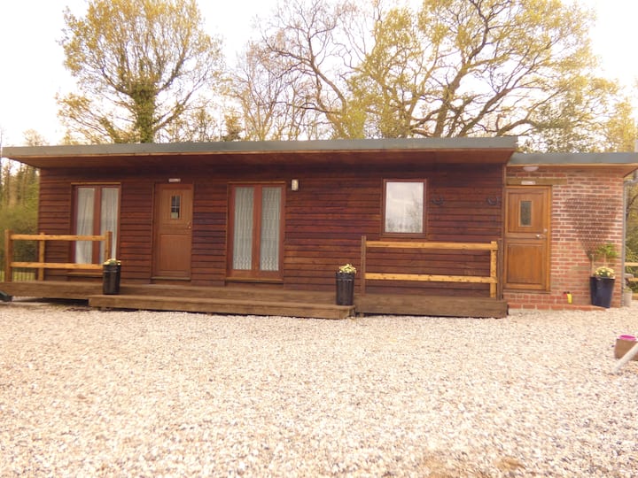 Teigngrace  New Rural Wood Chalet Self-catering - Newton Abbot