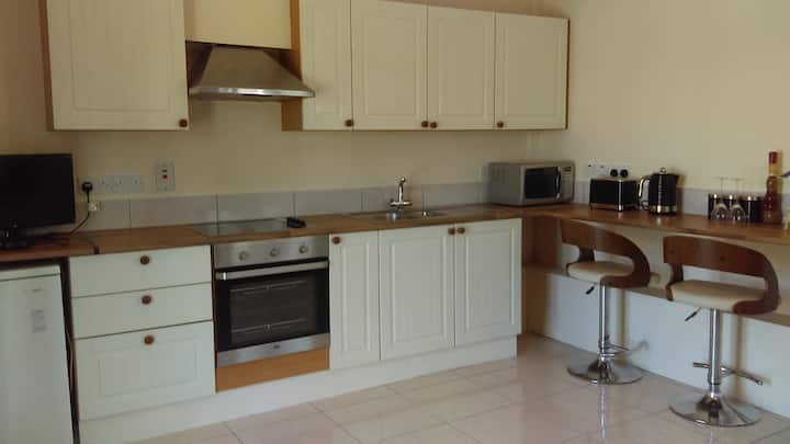 One Bedroom Apartment Separate  From Main House - Enniscorthy