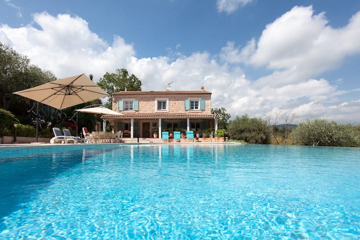 Villa Mit Privatem Pool (14m X 7m), 5 Schlafzimmer, Whirlpool, Wlan, Garten - Montauroux