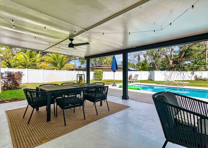 Stylish And Vibrant  Heated Pool House In Wilton Manors - Wilton Manors