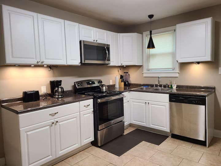 Clean & Affordable 3br House In Dwntwn Spartanburg - Spartanburg, SC