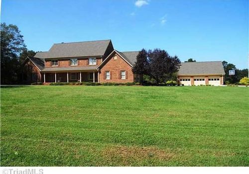 Lake Mackintosh, NC airbnb, hotels and vacation rentals