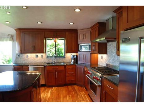 Umpqua Lighthouse State Park, Reedsport airbnb, hotels and vacation