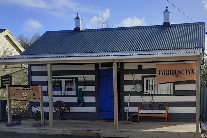 Jailhouse Inn - In The Heart Of The Township - Fiordland
