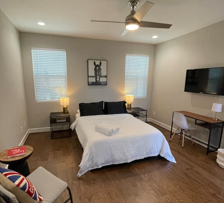 Charming Private Suite Min From Airport & Downtown - Denver Harbor/ Port Houston - Houston