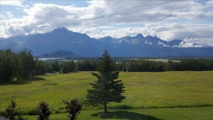 Hana Paw Ranch- Large Home With Spectacular Views - Palmer, AK