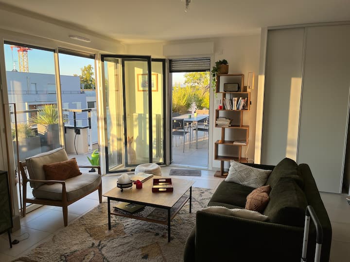 Modern 2 Bedroom Rooftop Terrace Apartment - Ferney-Voltaire