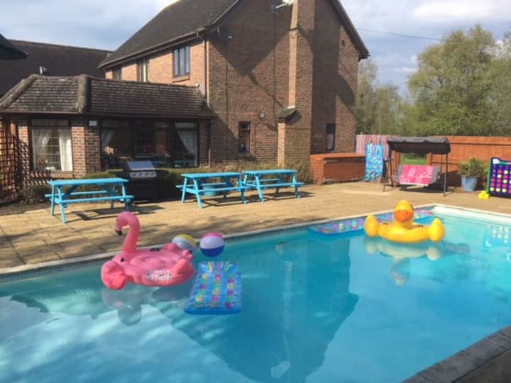 Bournemouth Home With Pool And Jacuzzi Hot Tub - Dorset