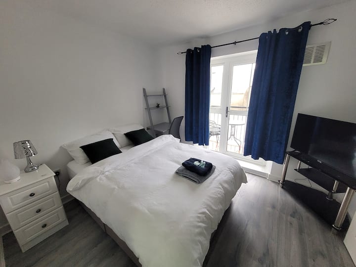 Modern 1-bedroom Rental Unit In Waterford City - 沃特福