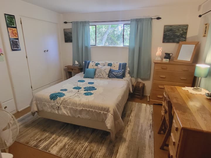 Centrally Located-private Bedroom&bath&kitchenette - Santa Fe, NM