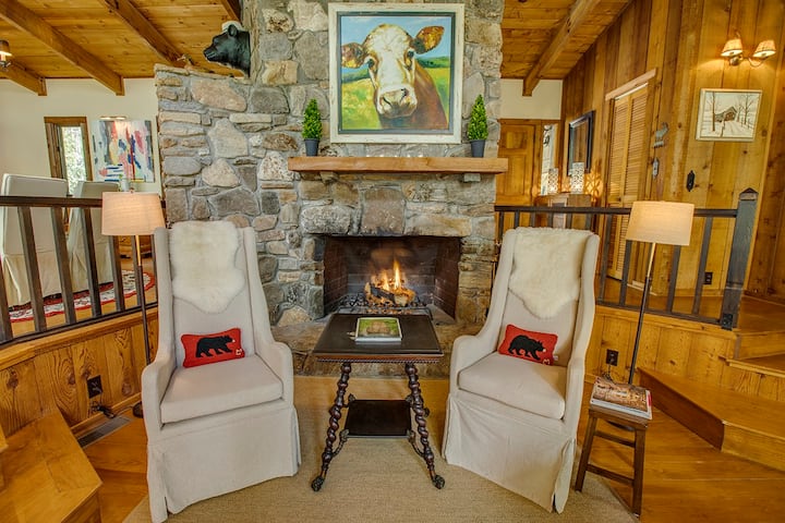 "Dolly Lodge" - Private 2. 5 Acres / Mid-century Architecture - Walk To Mirror Lake - Highlands, NC