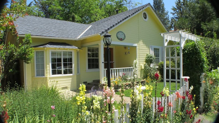 Little Yellow Cottage - Murphys, CA