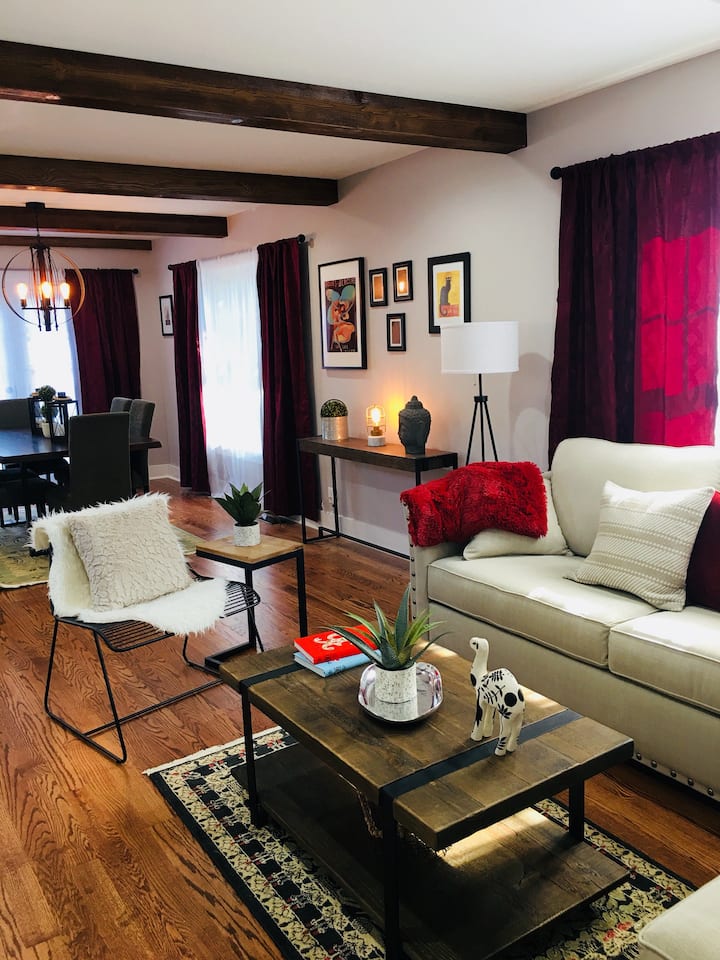 Literary Craftsman - Stay In Style, Notre Dame, In - South Bend, IN