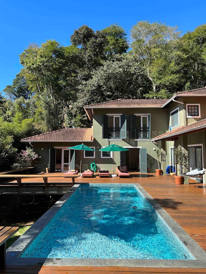 Casa Da Mata • Condomínio Quinta Do Lago, Itaipava - Petrópolis
