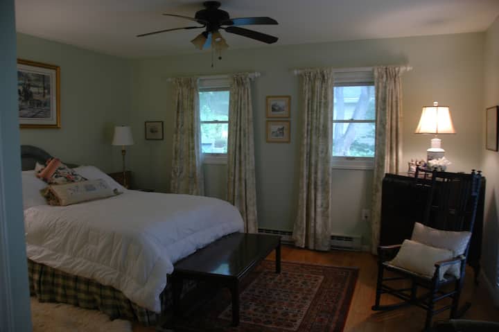 The Guest Suite At English Cottage. - Middleburg, VA