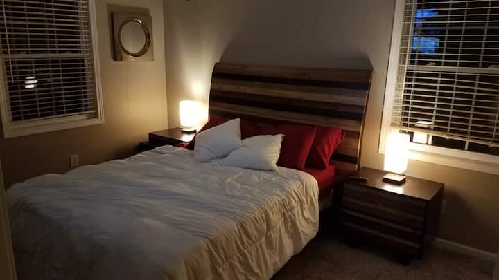 Mountain Escape~hike And Hot Tub Resort~suite 1 - Asheville, NC