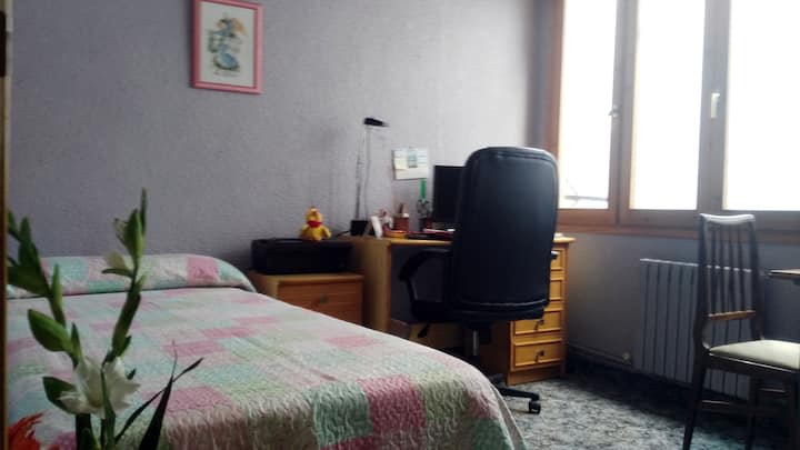 Habitación Doble En Unifamiliar ✪ - Zaragoza, España