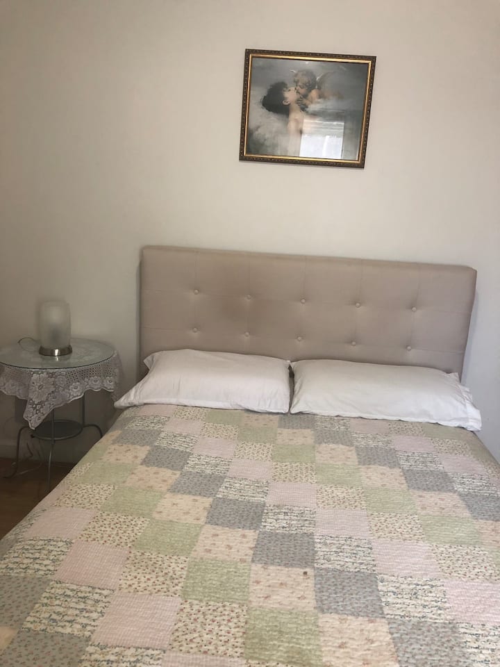 Comfortable  Bedroom In Yonkers/ Shared Bathroom. - The Bronx, NY