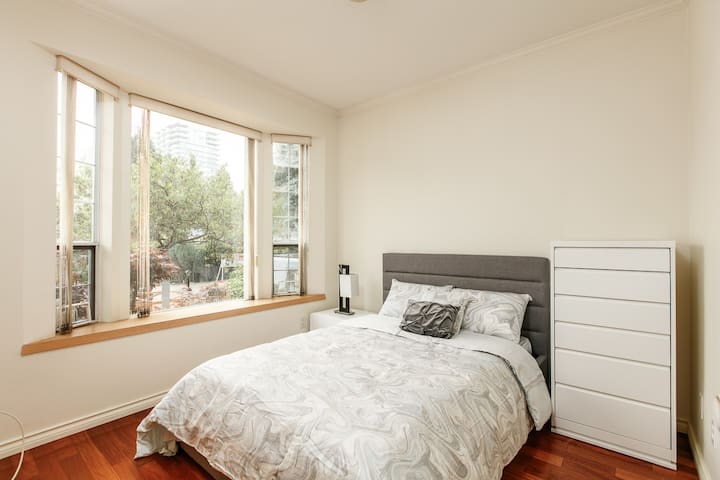 Close To Downtown / Restaurants 機場方便 - Vancouver