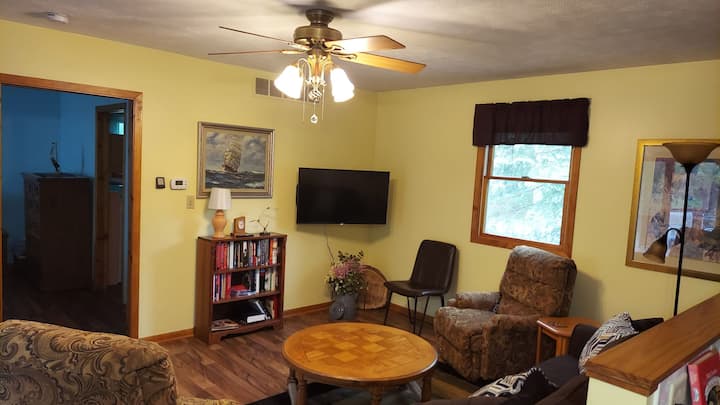 Spacious Two Bed Apt
Very Comfy & Clean
Park Free - Saugatuck, MI