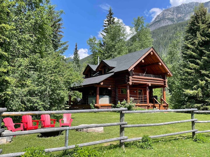 Grey Owl Lodge. Discounted Fall Rates! - Banff National Park