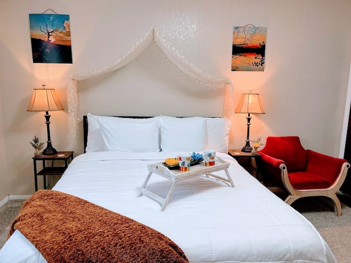 ~Entire Private Guesthouse Clean & Comfortable!~ - Grand Junction, CO