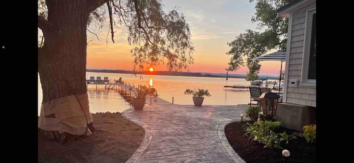 Sunset Bungalow On The Lake. - Saratoga Springs, NY