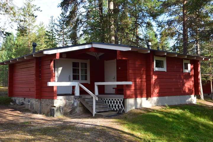 Red Log Cabin By The Lake - Posio