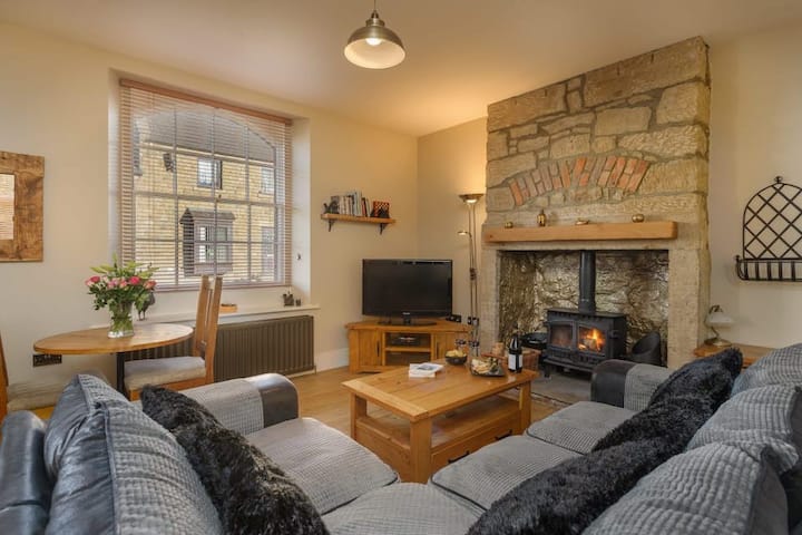 Luxury One-bedroom Holiday Apartment With Log Fire - Craster