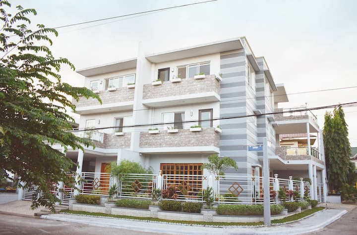 Jessie & Sheree Guesthouse- Whole House - Quezon City