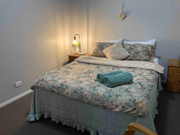 Private Room In Kangaroo Flat,centrally Located, - Bendigo