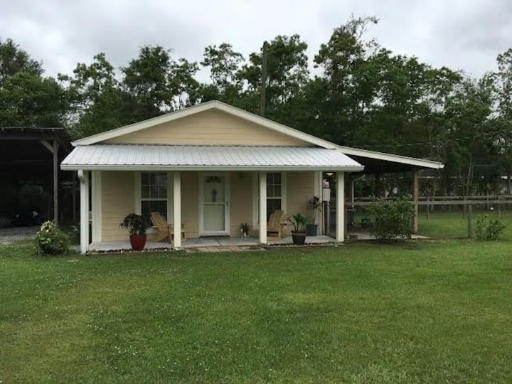 Taylor Ranch Cottage....private, Safe, & Relaxing. - Biloxi, MS