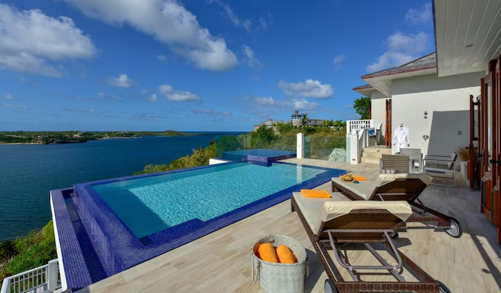 Stunning 3 Bedroom Villa With Pool & Jacuzzi - Antigua and Barbuda