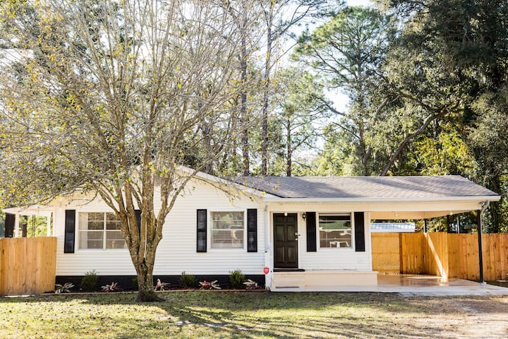 1 Mile From The Beach-large Privacy Fenced In Yard - Fernandina Beach, FL