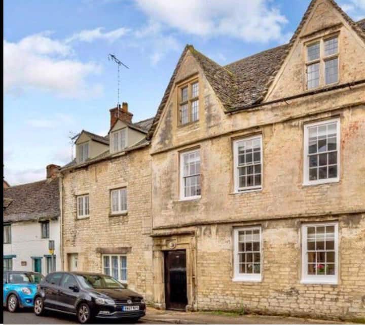 Tucked Away Townhouse Central Cirencester Sleeps 3 - Cirencester