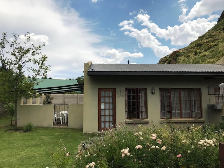 Quilter's Den Self Catering Unit Next To Mountain - Clarens