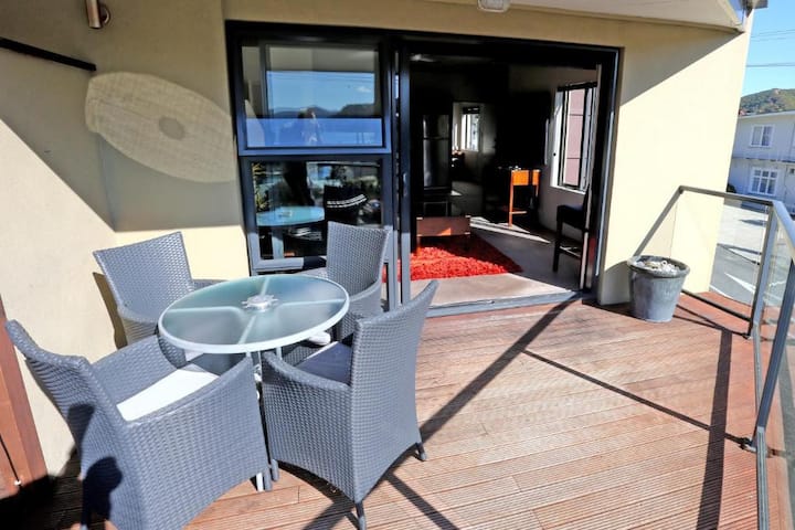Seaview Two Bedroom Apartment - Picton, New Zealand