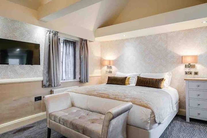 2 Bed/2 Bath Luxury Entire Flat, Patio, Sky Tv, Ac - 馬里波恩