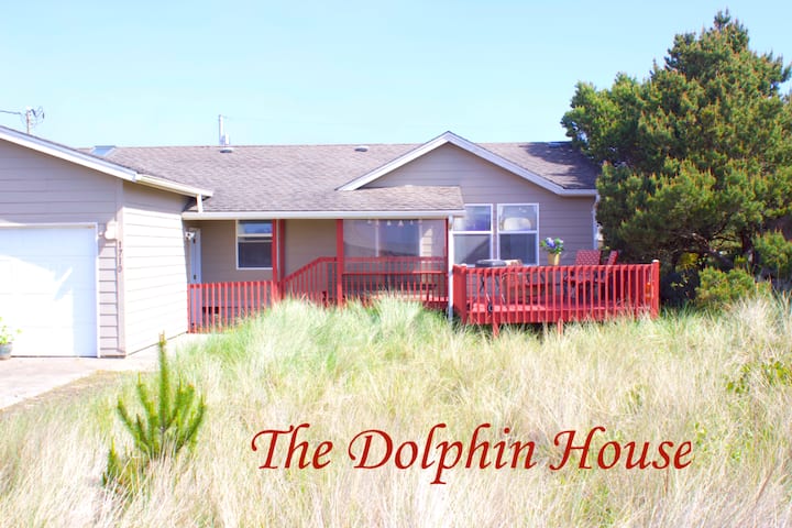 The Dolphin House - Waldport, OR