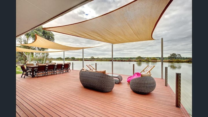 Luxury River Escape With Amazing Views Water Front - Murray Bridge