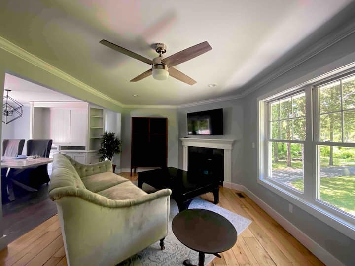 En Suite Bedroom For Rent - Old Lyme, CT