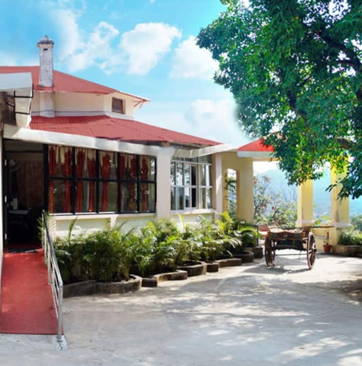 Krishna Niwas - A Heritage House Since 1924 - マウント・アビュー
