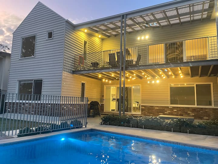 Adorable 2 Bedroom Place With Pool - Sutherland Shire