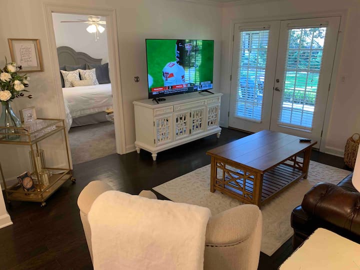 Updated 2br 2ba Condo Walking Distance To Stadiums - Oxford