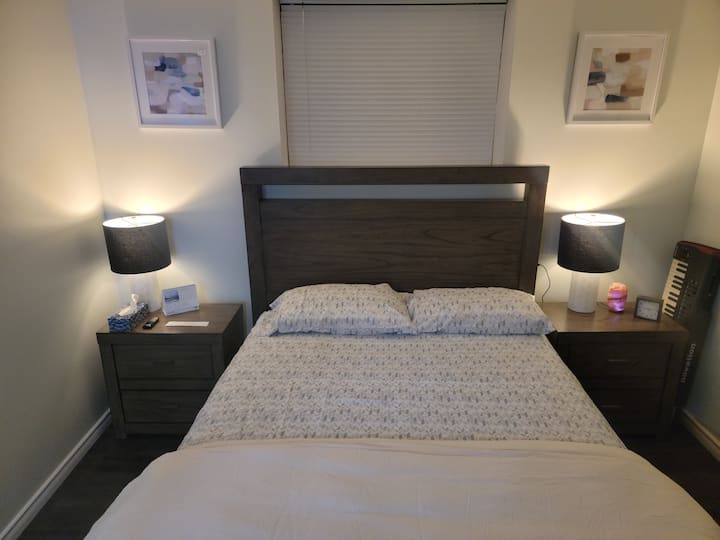 Brand New Cozy Guest Basement Suite - High River
