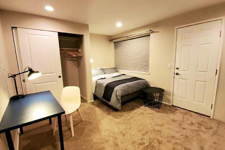 Chic Private Room W/ Queen Bed - Near Microsoft - 貝爾維尤